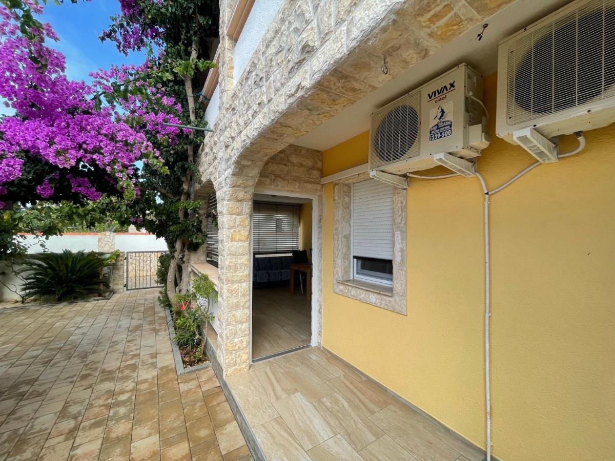 Apartements Delfin Vir Exterior photo