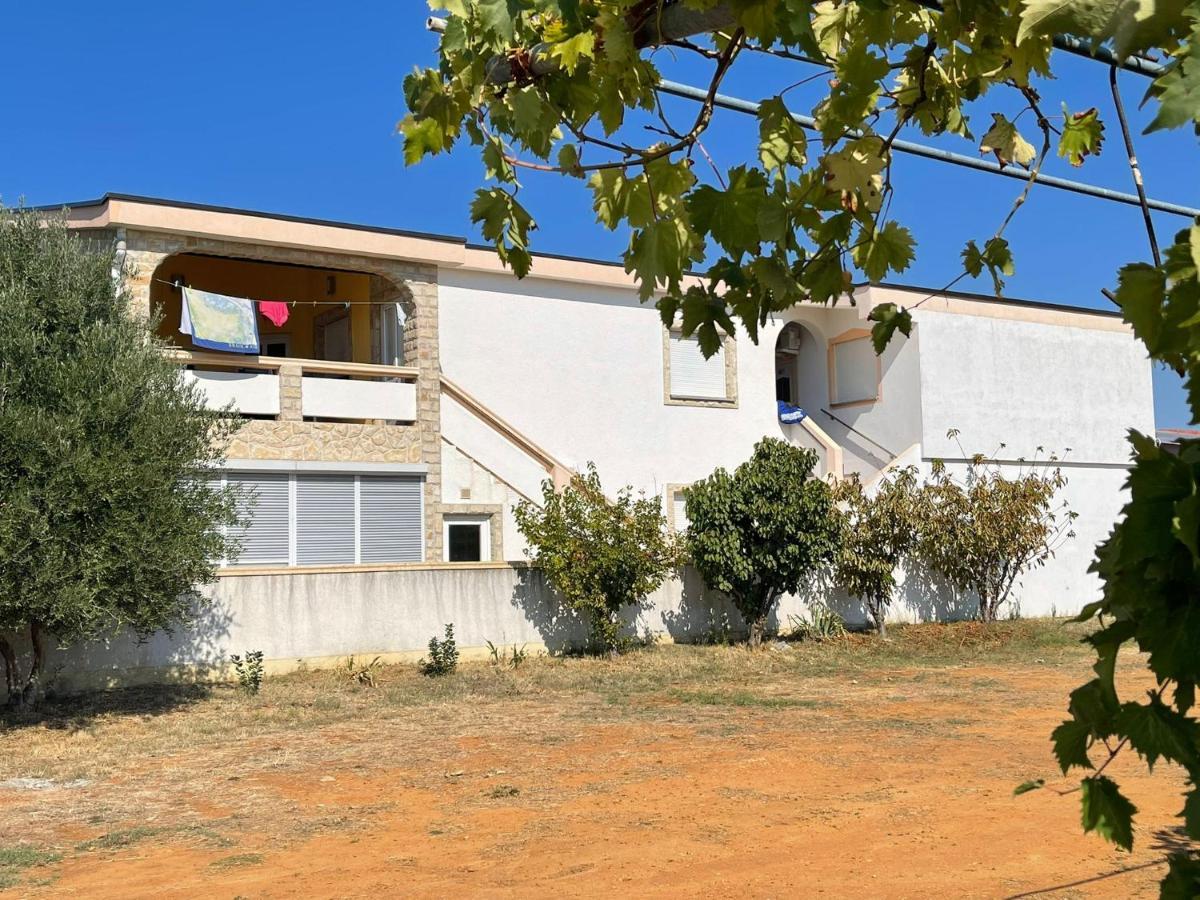 Apartements Delfin Vir Exterior photo