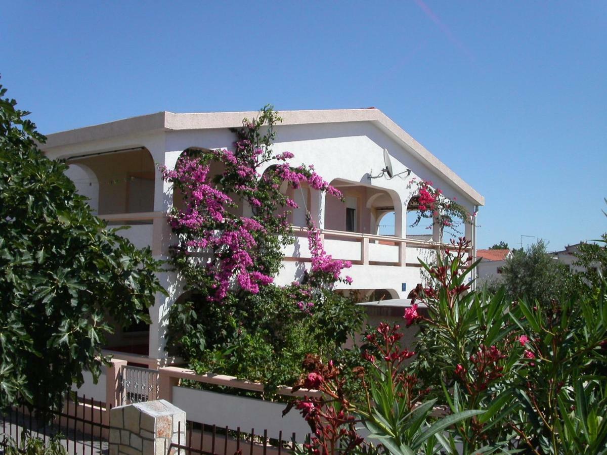 Apartements Delfin Vir Exterior photo