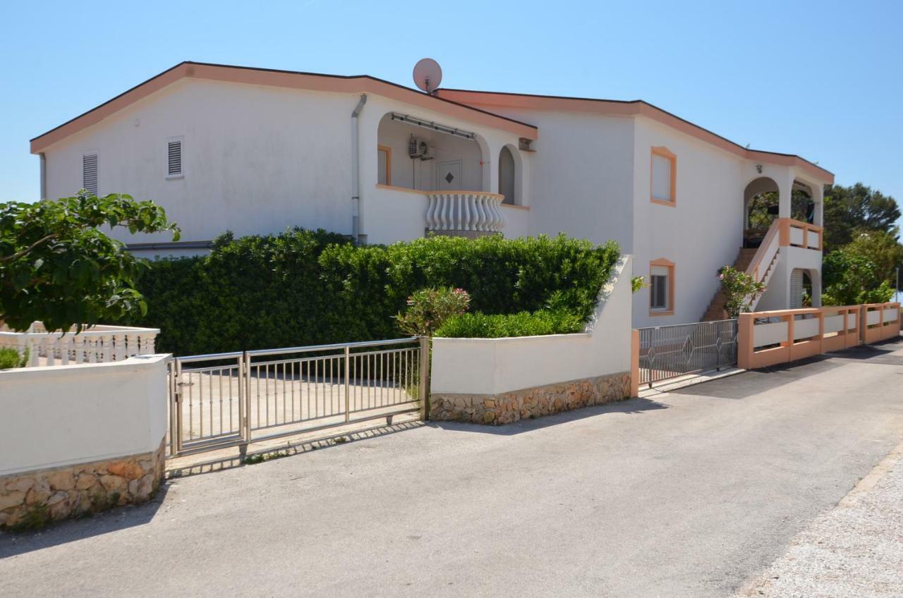Apartements Delfin Vir Exterior photo